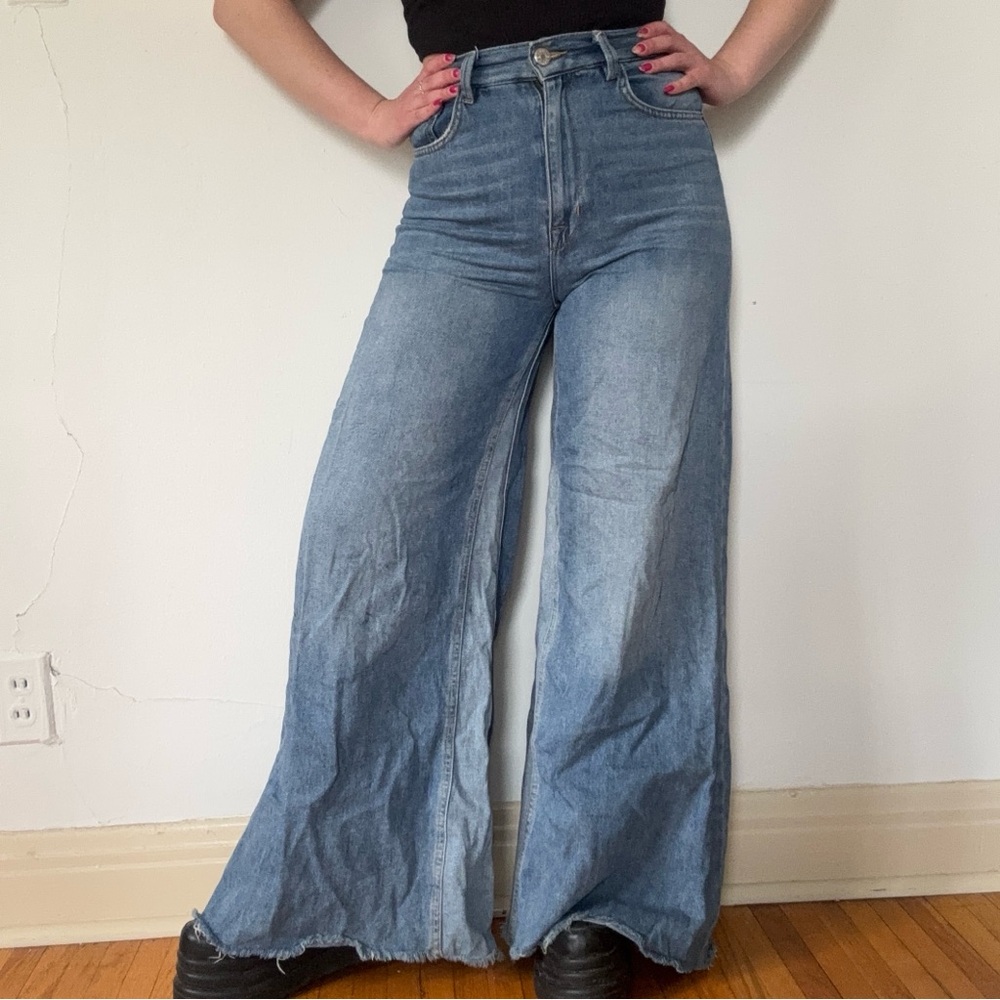 BDG Super Wide Leg Jeans